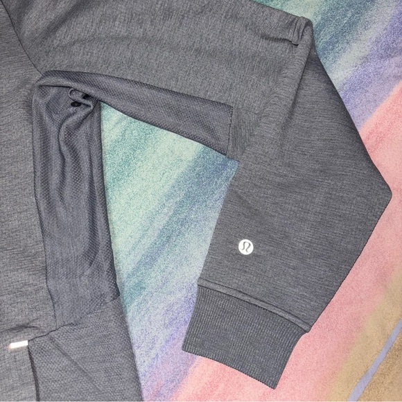 Men's Lululemon Textured Tech Hoodie Size S Rhino Grey Pullover - Picture 5 of 10